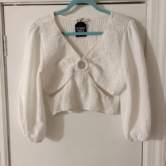 NWT Lush Smocked Ring Cut Out top off white size large - Picture 4 of 9
